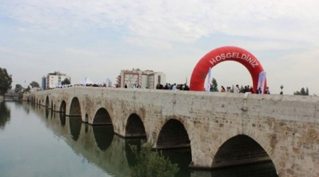 AK Partili Kadınlardan Adana Ve 15 Temmuz Sergisi