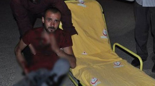Alacak-verecek yüzünden boğazına bıçak sapladı