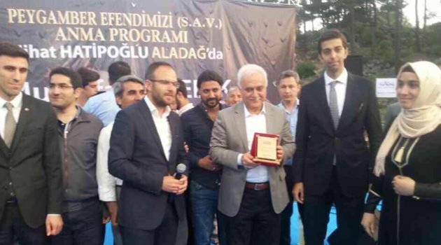 Aladağ’da Nihat Hatipoğlu izdihamı