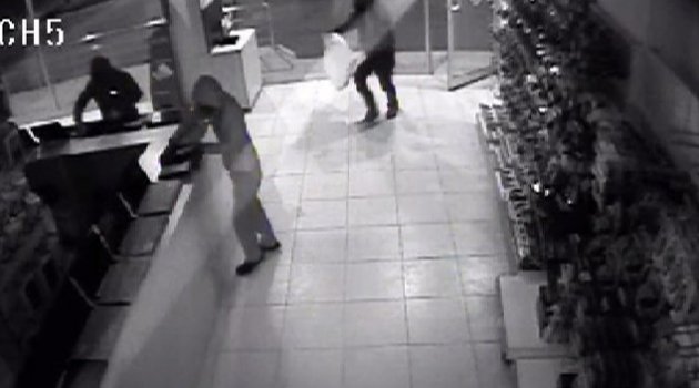 Alarm çaldı, kedi sandı, dükkanı soyuldu