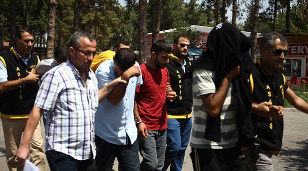 ‘Ali’nin bıçakla vurduğunu gördüm’