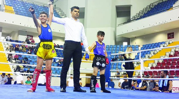 Alkışlar Elif hocanın sporcularına
