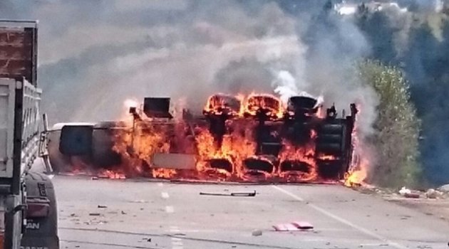 Alkol yüklü tanker kaza sonrası alev alev yandı