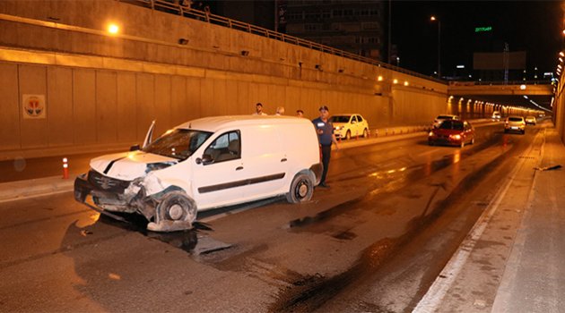 Alt geçitte trafik kazası