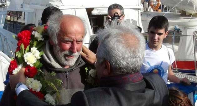 Alüminyum tekneyle Kuzeybatı Geçidi'ni tek başına geçti