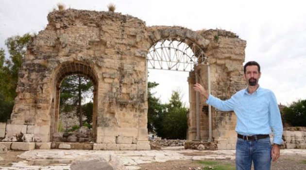 Anavarza'da gladyatörlerin dövüş alanı bulundu