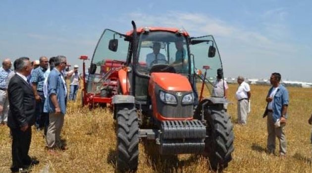 Anız yakımını engelleyecek tarım makinesi tanıtıldı