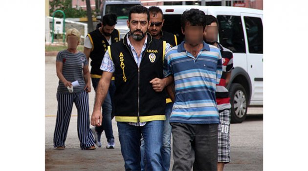 Anne ve iki oğlu fuhuştan akalandı