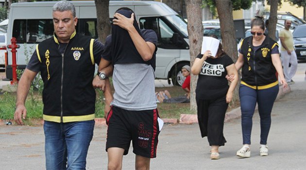 Anne ve oğlu fuhuştan tutuklandı