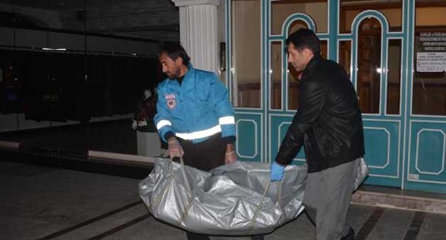 'Annem kayıp' diye polise başvurdu, gece arayıp 'tuvalette ölü buldum' dedi
