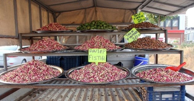 Antep fıstığının fiyatı esnafa fiyat afişini kaldırttı