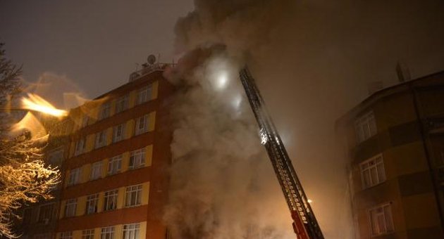 Apartmanda yangın paniği