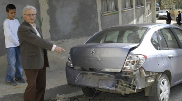Arabasına çarptılar, dayak atıp kaçtılar