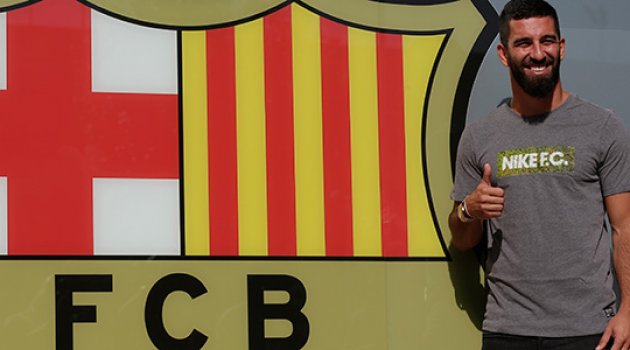 Arda imza için Barcelona'da!