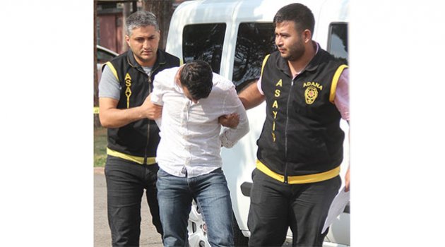 Arkadaşının sevgilisine fuhuş yaptırırken yakalandı