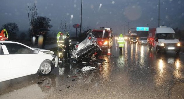 Aşırı hız can aldı: 1 ölü, 3 yaralı