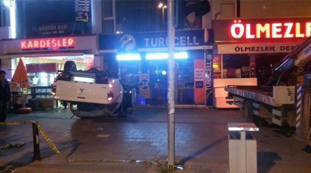 Aşırı hız ve alkol kaza yaptırdı: 1 ölü, 1 yaralı