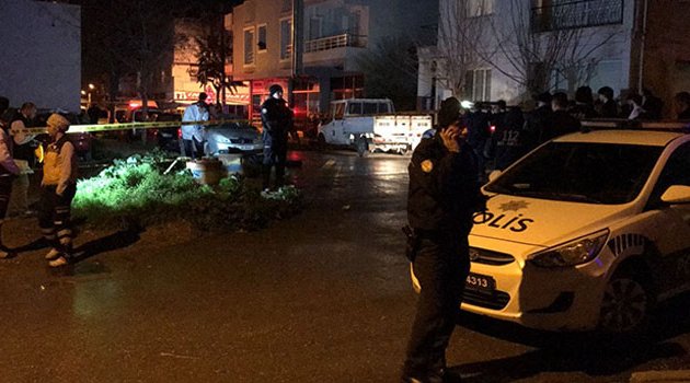 Asker kaçağı şahıs polisleri bıçakladı!