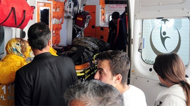 Askeri araç devrildi: 7 yaralı
