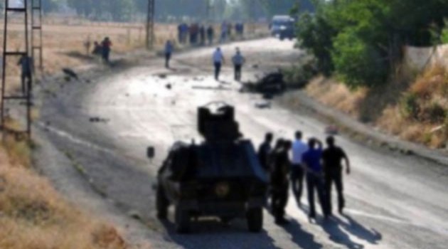 Askeri araca bombalı saldırı!... Yaralılar var!