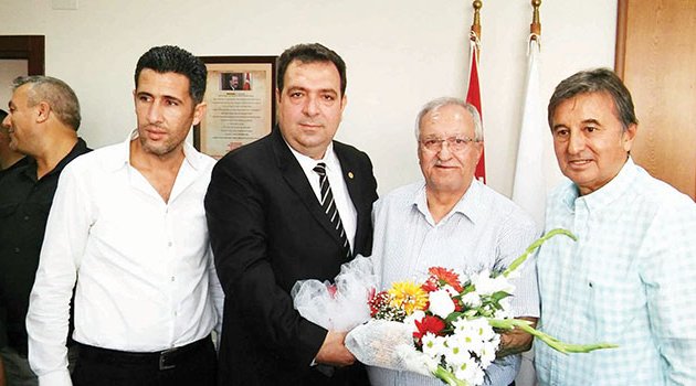 ASKF’de çiçekli uğurlama