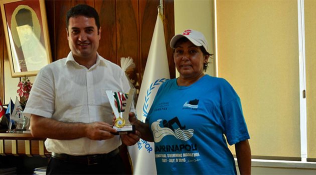 Ataşbak, Capri- Napoli Maratonu’nu tamamlayan Arslan’ı kabul etti