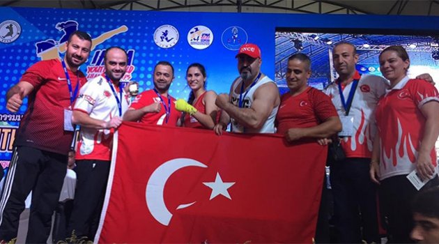 Ataşbak: “Kentimizden iki dünya şampiyonu çıkmasının gururunu yaşıyoruz”