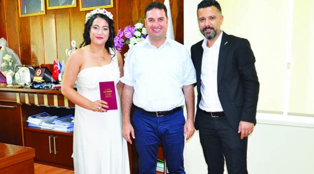 Ataşbak’tan genç çiftlere mutluluklar