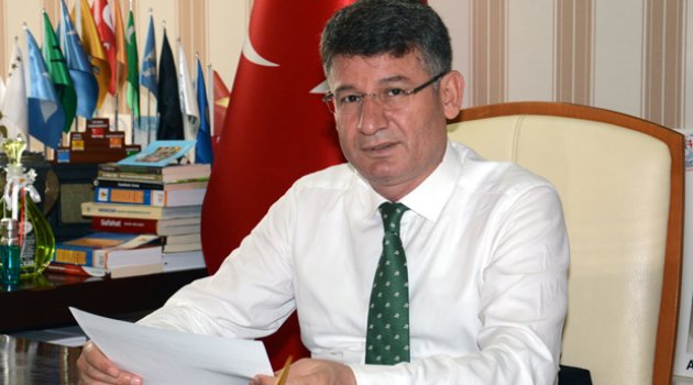 ‘Atatürk, bizlere özgür bir millet olarak yaşama onuru kazandırdı’