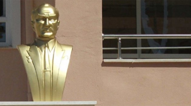 Atatürk’e hakaret eden öğretmen gözaltına alındı