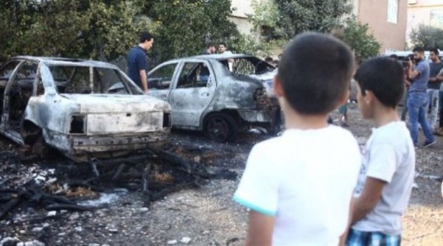 Ateşle Oynayan Çocuklar 4 Aracı Yaktı