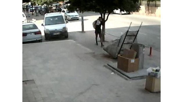 Atık Kağıt Toplarken 50 Bin Liralık Altın Çaldı