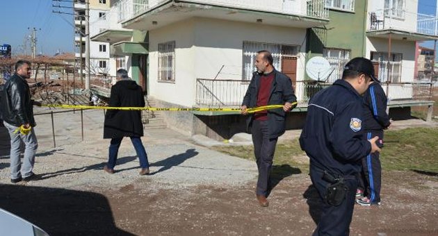 Av tüfeğiyle oynarken arkadaşını vurdu