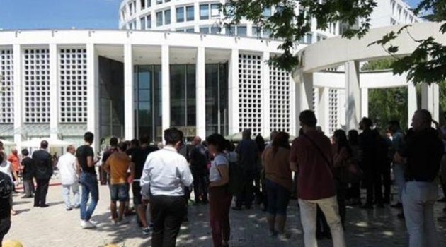 AVM’de yangın paniği!