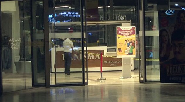 AVM içindeki kuyumcuda soygun