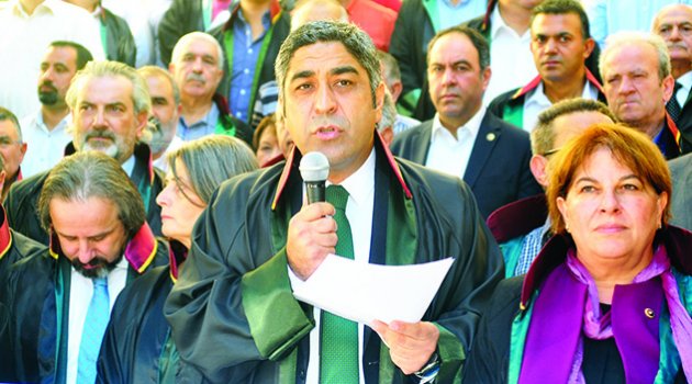 Avukatlar haklarında açılan davalara tepki gösterdi