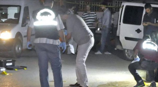 Ayrı yaşadığı eşini yaralayıp intihar etti