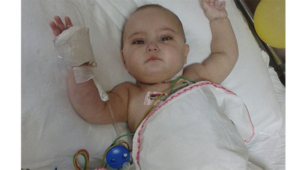 Azra bebeğe hem devlet hem vatandaş sahip çıktı