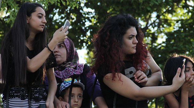 Baba "can" onlar "canlı yayın" peşinde
