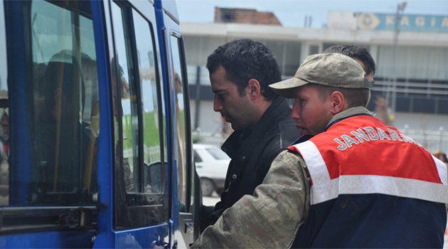 Babasını öldüren ünlü sanatçı 4 kez intihar girişiminde bulundu
