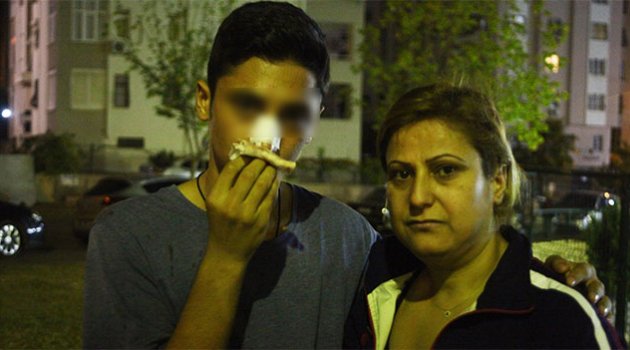 Babasının dövdüğü kızı teselli eden çocuğun burnunun kırıldığı iddiası