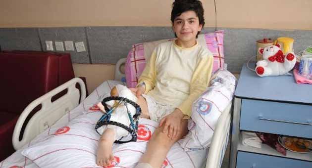 Bacağı 18 yaşına kadar ameliyatla uzatılacak