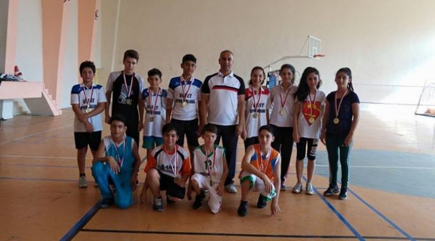 Badminton 15 Yaş Altı Türkiye Şampiyonasına 8 Adanalı sporcu katılacak