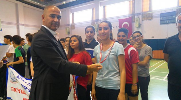 Badminton Altın Raketler İl Şampiyonasına 54 Sporcu Katıldı