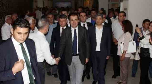 Bakan Çelik, Adana’da partililerle bayramlaştı