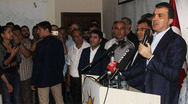 Bakan Çelik: "Bayrağımızın yanına hiç kimsenin paçavra asmasına izin vermeyeceğiz"