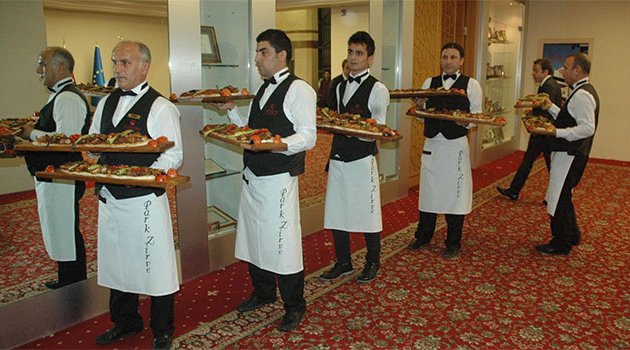 Bakan Çelik’ten Avrupa Birliği büyükelçilerine Adana kebabı