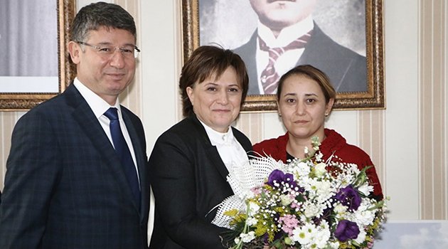 Bakan Sarı Adana’da