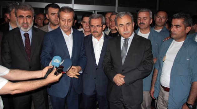 Bakan Yıldız ve Eker, bıçaklanan Milletvekili Adayını ziyaret etti