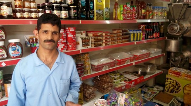 Bakkal amca can çekişiyor